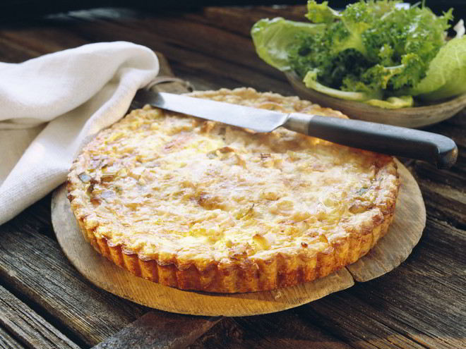 Рецепт готовима пирог с сыром из слоеного теста