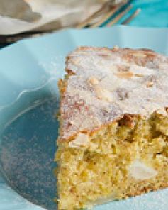 Грушевый пирог с миндалем и имбирем