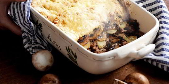 Картофельный пирог с мясом и грибами