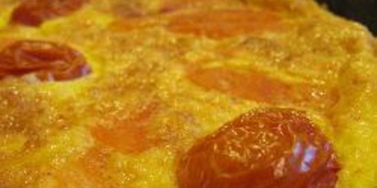 Киш с лососем и помидорами