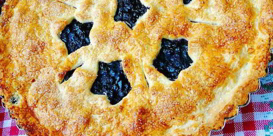 Классический черничный пирог