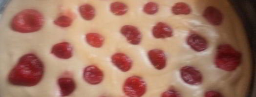 клубнично-вишневый пирог с корицей. Шаг 3