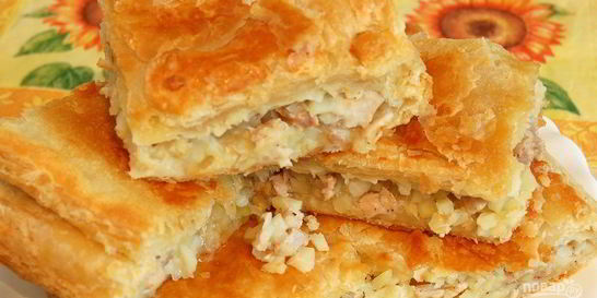 Курник из слоеного теста