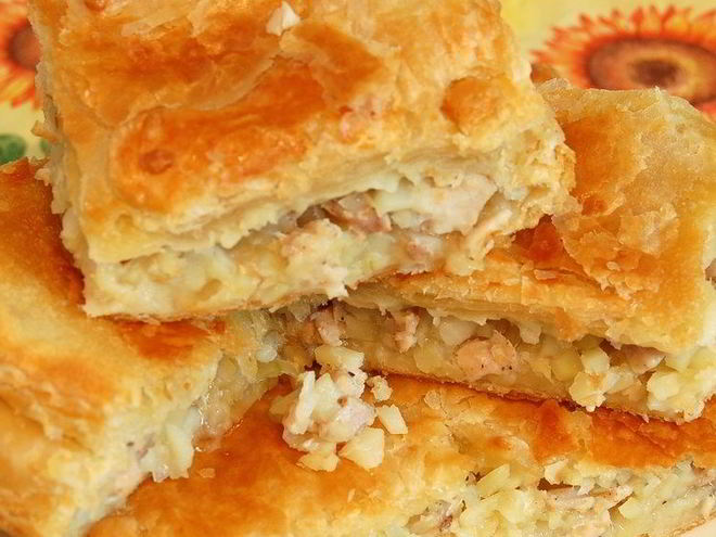 Рецепт курника из слоеного теста