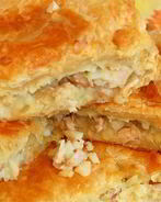 Курник из слоеного теста
