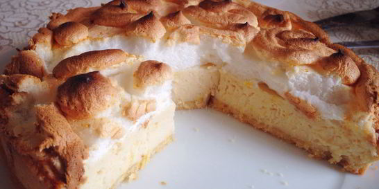 Лимонный пирог со сгущенкой под меренгой