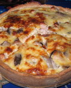 Лоранский пирог с курицей и грибами