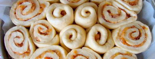 медовый пирог с карамелизированными яблоками и корицей. Шаг 12