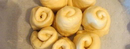 медовый пирог с карамелизированными яблоками и корицей. Шаг 6