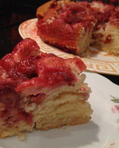 Медовый пирог с клубникой