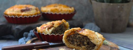 мини-пироги с печеными баклажанами, фаршем и кедровыми орешками. Шаг 5