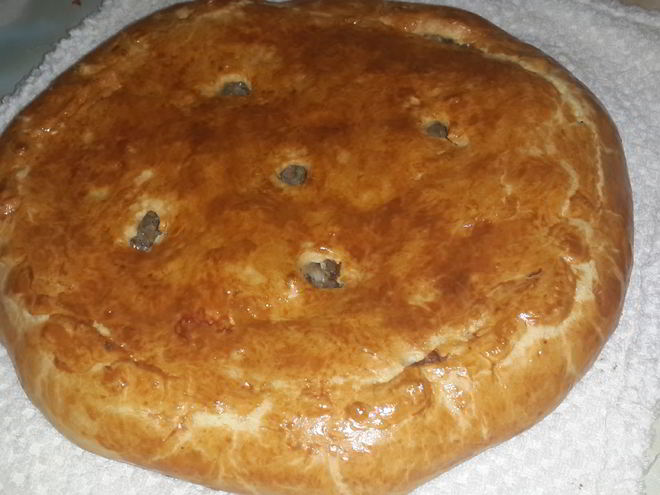 Рецепт мясного пирога с картофелем на кефирном тесте