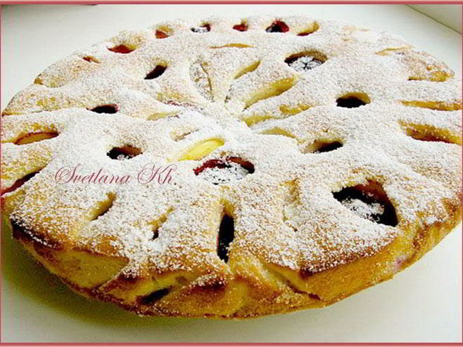 Рецепт нежного пирога со сливами и нектаринами