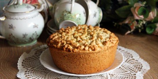 Песочный пирог с творогом и хурмой