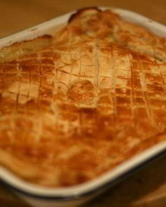 Пирог из слоеного теста с печенью