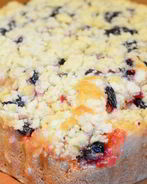 Пирог на кефире с ягодами