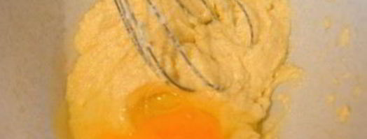 пирог на кефире с ягодами. Шаг 2