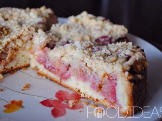 Рецепт пирога с клубникой и ревенем