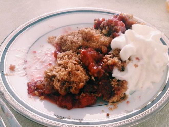 Рецепт пирога с клубникой крамбл