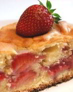 Пирог с клубникой в мультиварке