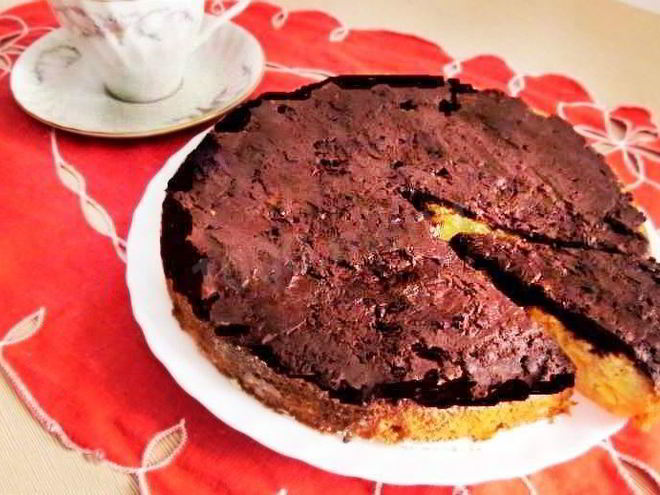 Рецепт пирога с консервированными ананасами к чаю