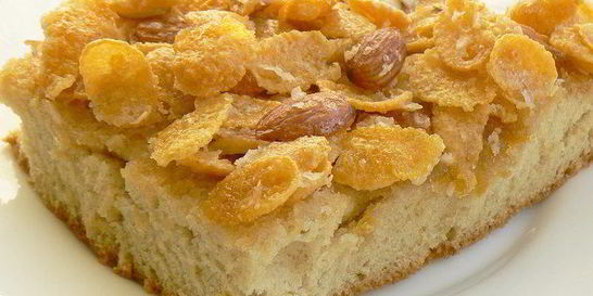 Пирог с кукурузными хлопьями и миндалем