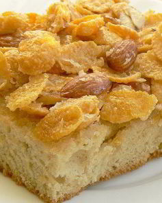 Пирог с кукурузными хлопьями и миндалем