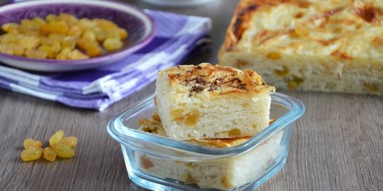 Пирог с рисом и изюмом