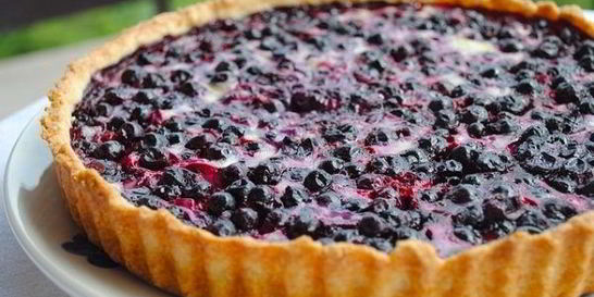 Пирог со смородиной из песочного теста