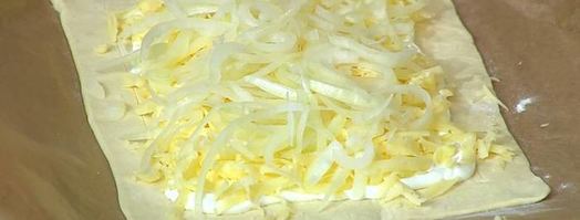 простой сырный пирог с луком. Шаг 7