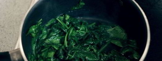 слоеный пирог с форелью и шпинатом. Шаг 3