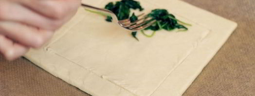 слоеный пирог с форелью и шпинатом. Шаг 5