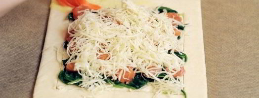 слоеный пирог с форелью и шпинатом. Шаг 8