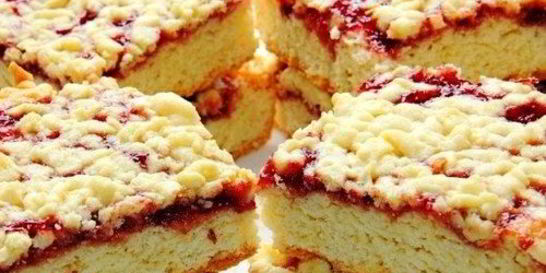 Тертый ванильный пирог с джемом