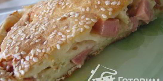 Заливной пирог с колбасой и сыром
