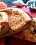 Золотистый заливной пирог с рыбой