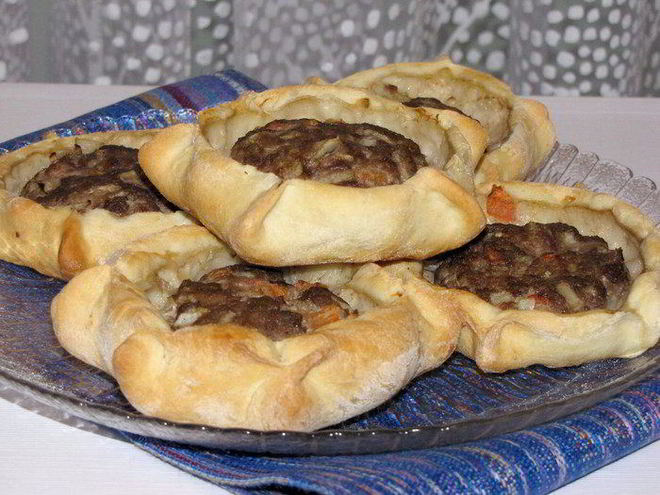 Рецепт арабских открытых пирожков с мясом