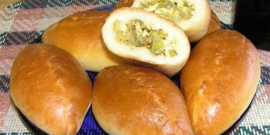 Дрожжевые пирожки с капустной начинкой