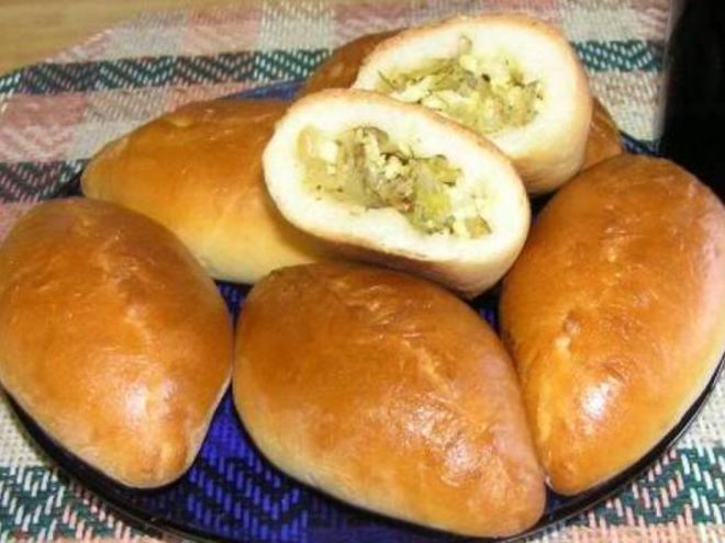 Рецепт дрожжевых пирожков с капустной начинкой