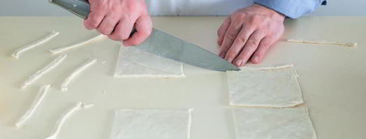 грибы-пирожки, шампиньоны в слоеном тесте. Шаг 4