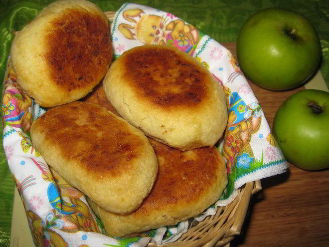Рецепт картофельных пирожков с яблоками