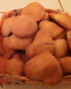 Мини-пирожки из творожного теста с сырно-куриной начинкой