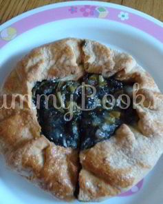 Открытые пирожки с щавелем