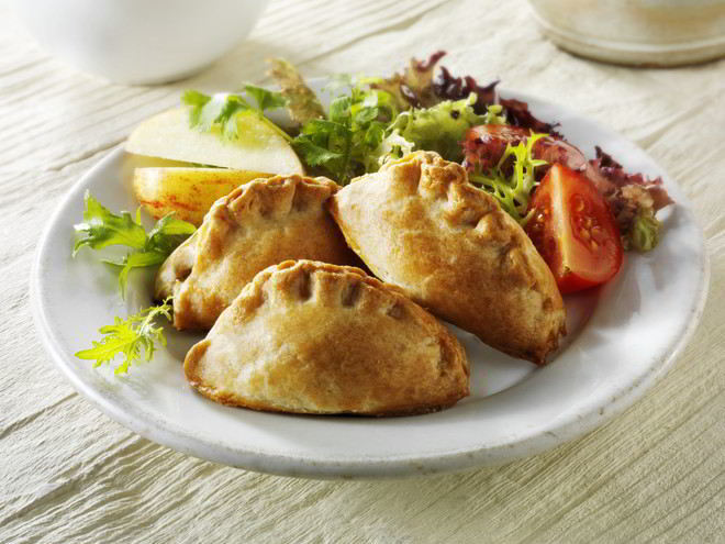 Рецепт печеных пирожков с капустой и яйцом