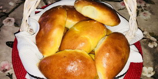 Печеные пирожки с картофелем и луком-яйцом