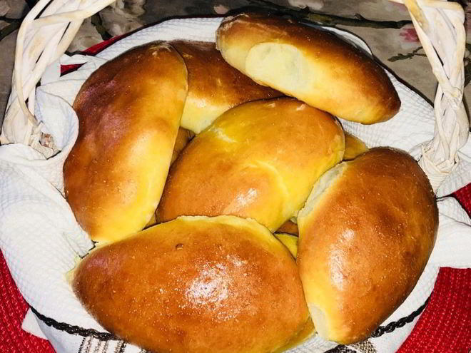 Рецепт печеных пирожков с картофелем и луком-яйцом