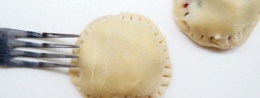 пирожки-бомбочки с фетой, помидорами и зеленью. Шаг 9