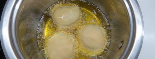 пирожки-бомбочки с фетой, помидорами и зеленью. Шаг 10