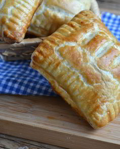 Пирожки из слоеного бездрожжевого теста
