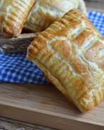 Пирожки из слоеного бездрожжевого теста